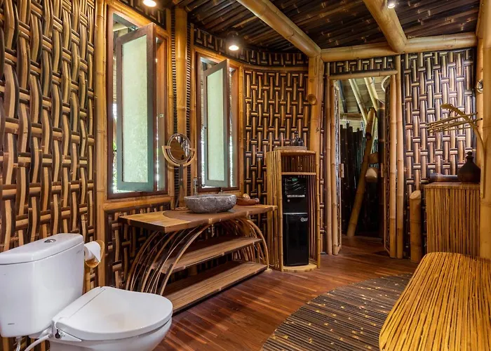Eclipse House 4bds Eco Bamboo House Pool Riverview فيلة